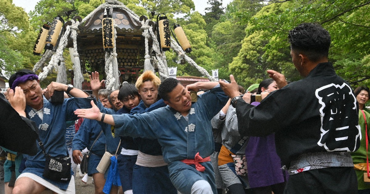 節目の神輿にぎやかに 常磐神社 神幸祭 ／茨城 | 毎日新聞