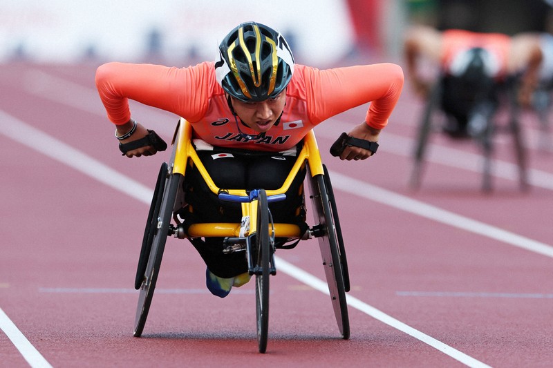 プルオーバー　マシン　健常者と車椅子 パラアスリート 試作１号 プルオーバー マシン 健常者と車椅子 パラアスリート 試作1号 プル