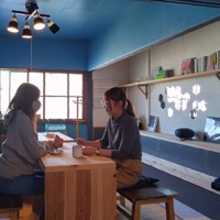 ゆっくりと時間が流れるはこにじの一室＝一般社団法人「にじいろほっかいどう」提供