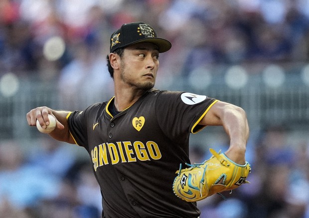 Easy Japanese news in translation: MLB pitcher Darvish wins total