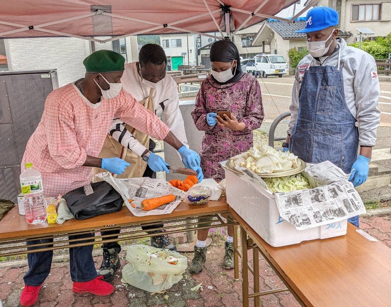 被災地の力になりたい 「仮放免」中の外国人、石川へ 炊き出し