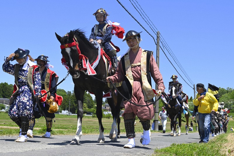 相馬野馬追」開幕 人と馬の体調を考慮、猛暑避け5月開催に [写真特集2