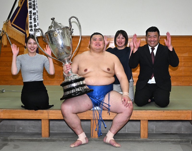 大の里「史上最速」優勝 初土俵から7場所 大相撲夏場所 [写真特集1/40