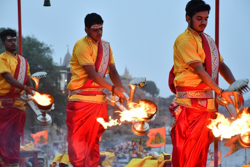 14億の選択：ヒンズー教聖地で盛り上がる「宗教ツーリズム」 モディ