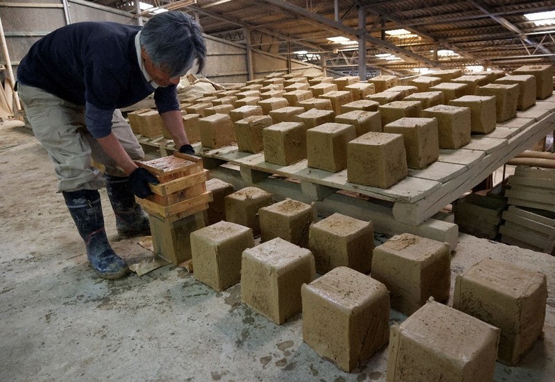 最古の登窯」修繕へ 丹波篠山 窯元ら日干しレンガ制作 ／兵庫