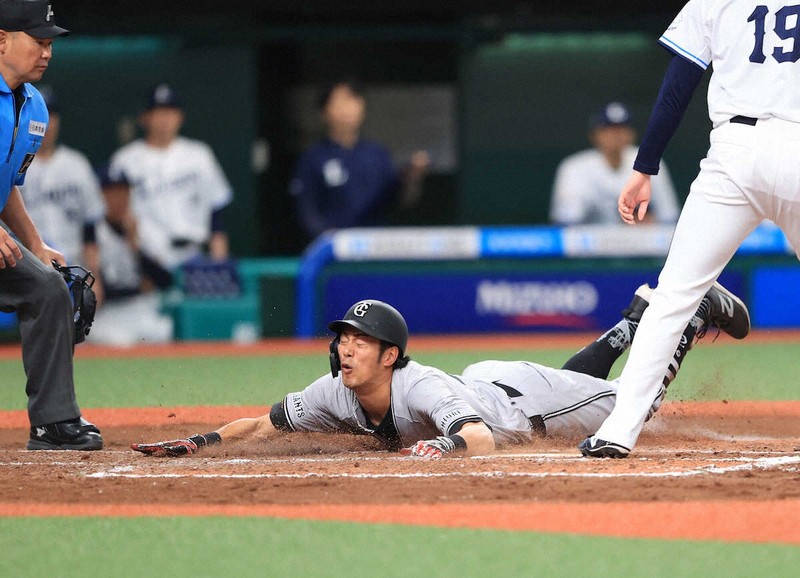 エポックワン 立岡宗一郎 4安打4打点で記録的大勝に貢献 巨人 読売