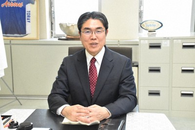 仕事への意気込みを語る静岡県警の津田隆好・本部長＝静岡市葵区追手町の県警本部で2024年4月8日、丘絢太撮影