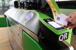 JR東日本の高輪ゲートウェイ駅はQRコード改札などの実証実験の場としても機能してきた＝同駅開業前の2020年3月9日、大西岳彦撮影