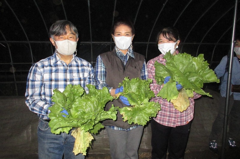 天皇ご一家、タケノコ掘りにサイクリング ご静養中の写真公開 [写真