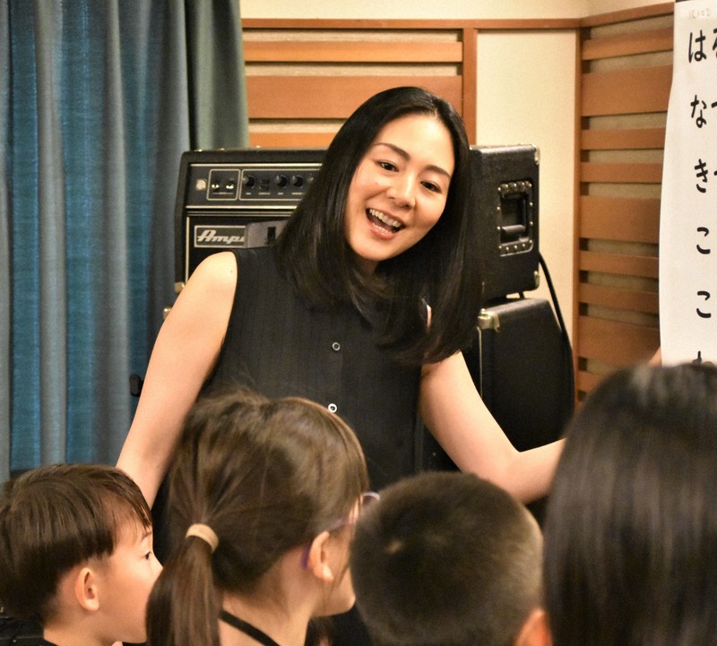 植村花菜さんら「古里愛」歌う 兵庫・川西市制70年記念ソング収録