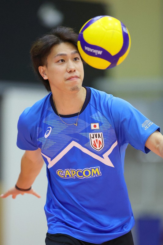 バレーボール男子日本代表Bチーム 明日の試合を前に練習 岩手 [写真