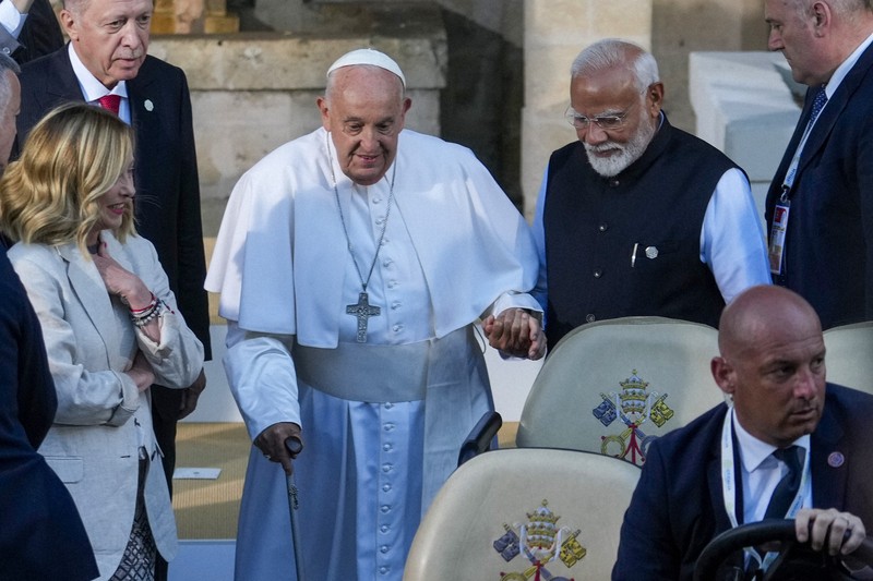 ローマ教皇「AIで人間の尊厳が危機に」 G7首脳宣言で管理強化へ | 毎日新聞