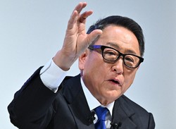 自動車の認証不正問題について記者会見するトヨタ自動車の豊田章男会長＝東京都千代田区で2024年6月3日、新宮巳美撮影