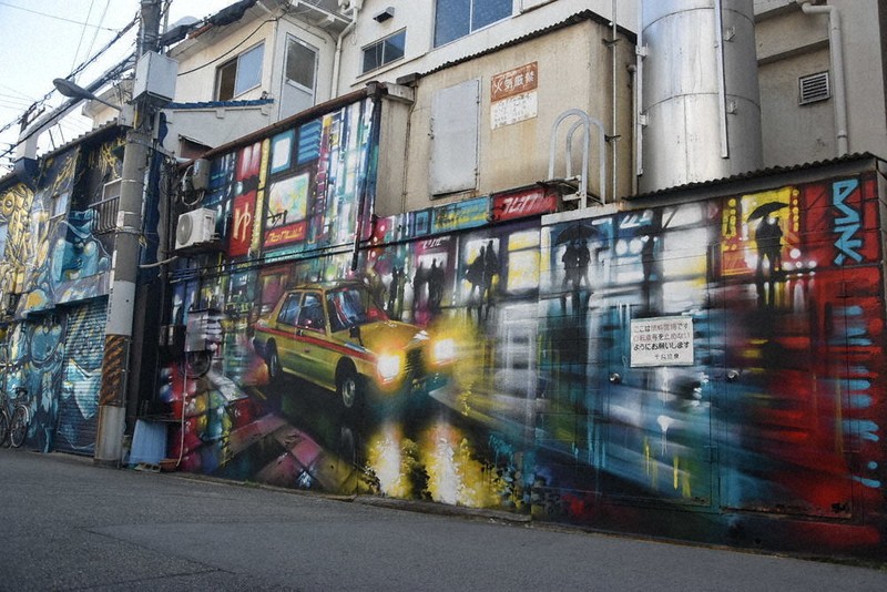 サイン有り 油彩画 15号 大作 ナポリの下町風景「群衆と街角