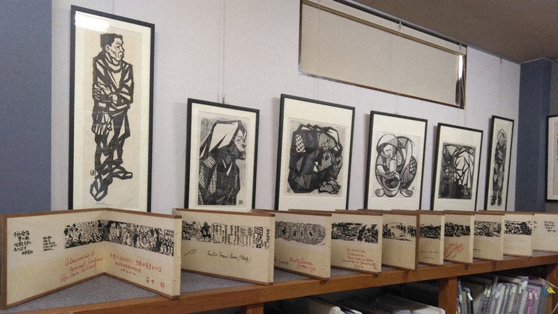 鈴木賢二作品、修復支援を 屏風仕立ての反核版画「平和を世界に」 目標