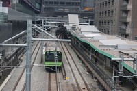 JR渋谷駅「新南改札」は移設によりホームへのアクセスが大幅改善へ。写真中央奥の建物が新駅舎（建設中）で、新南改札が移設される。右は埼京線の旧ホーム＝筆者提供