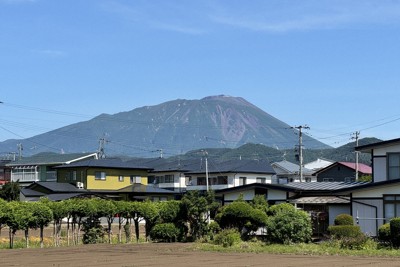 岩手山＝盛岡市内で2024年6月20日、佐藤岳幸撮影