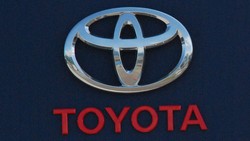 トヨタ自動車の販売店のロゴマーク＝川口雅浩撮影