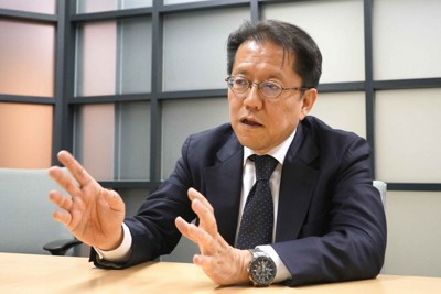 「フリーランス・トラブル110番」の事務責任者を務める山田康成弁護士＝東京都港区で2024年5月2日午後6時30分、中島昭浩撮影