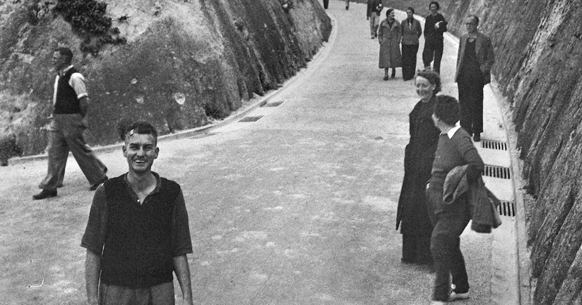 戦中写真を読む：／10 香港の特派員 日本海軍の「入城」撮影 ／東京