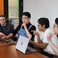 金融などの業務システムの開発・設計を手掛ける企業「システムアイ」ではITエンジニアの4人に1人が外国人。日本の年金制度は「来日前に説明を受けた」「出身国にも似た制度がある」などと受けとめられている＝横浜市西区で2024年7月2日午後3時1分、奥山はるな撮影