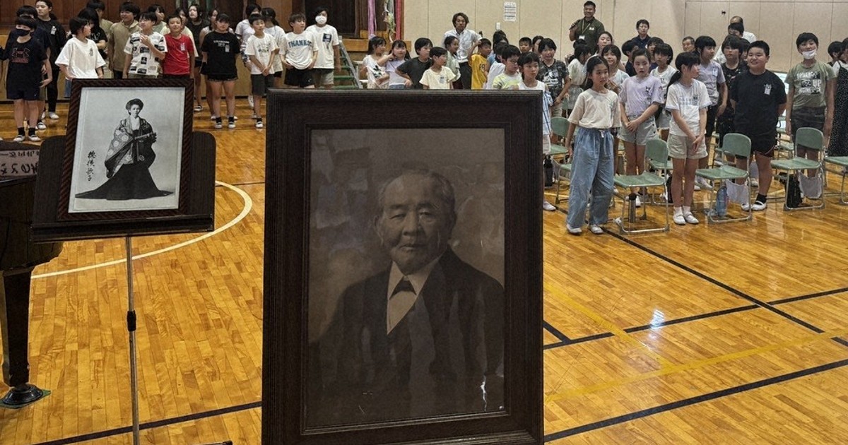 額装写真シリーズ 日本の祭 毎日新聞 栄一翁の大型写真、額の裏には… 埼玉・深谷の八基小で記念式典 | 毎日新聞