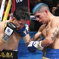 井岡一翔が判定で敗れる ボクシングスーパーフライ級世界2団体王座統一