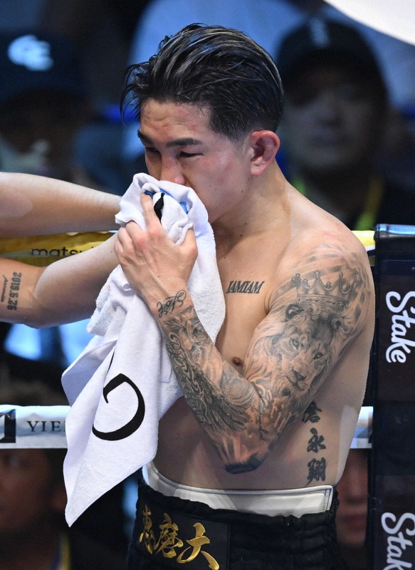 井岡一翔が判定で敗れる ボクシングスーパーフライ級世界2団体王座統一