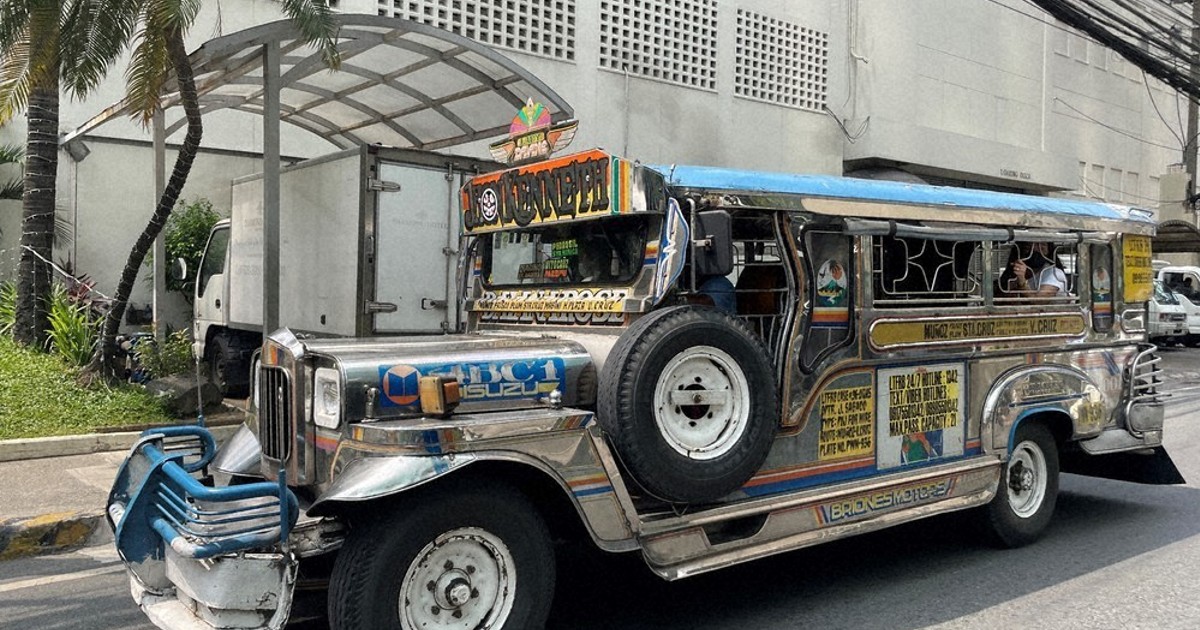 世界のまちかどで：ここに注目！ フィリピン 名物ジープニーの行方