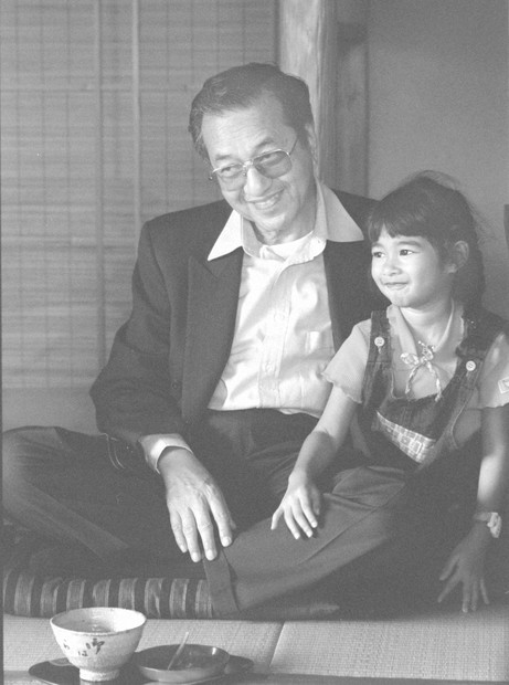 中東の独裁者 中東の独裁者 リビア・カダフィ大佐殺害から10年 懐かしまれる「独裁者」の