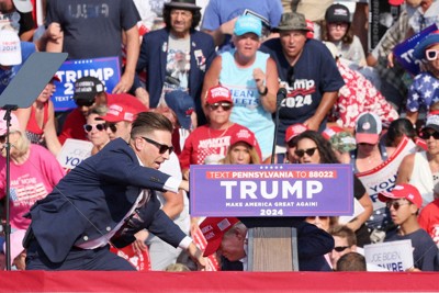 2024年7月13日 トランプ大統領 暗殺未遂銃撃事件 メモリアル1オンス銀貨 聴衆は悲鳴、止まらぬ発砲音 トランプ氏暗殺未遂事件の一部始終