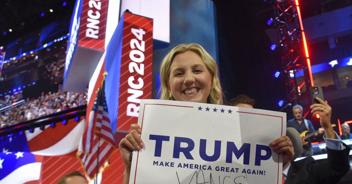 【mm出品】　カリスマトランプ　vol.2 Amazon.co.jp: RINDO L ZEPP TOUR 2025 カリスマトランプ vol.2 : おもちゃ