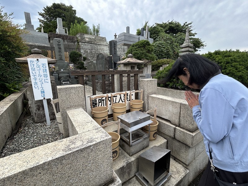 滝野隆浩の掃苔記：「ひばりは生きている」 | 毎日新聞