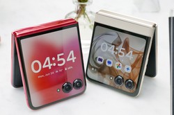 6月に米国で発表されたモトローラの折りたたみスマホ「razr 50」シリーズ。日本でも発売予定＝記事中の写真はすべて筆者提供