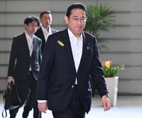 Prime Minister Fumio Kishida enters his office in Tokyo on July 2, 2024. (Mainichi/Akihiro Hirata)