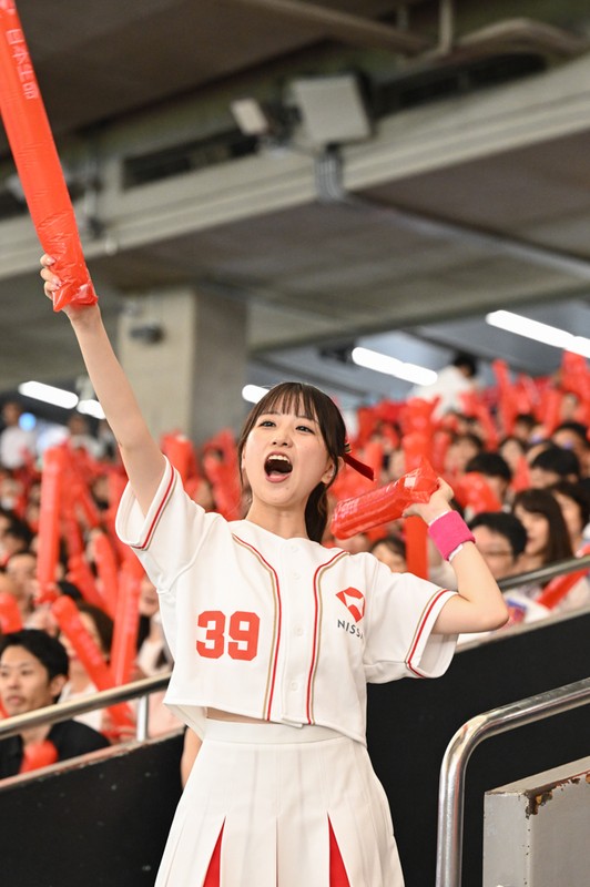 日本生命（大阪市）の応援団（1回戦） [写真特集1/30] | 毎日新聞