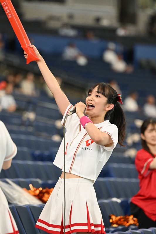 日本生命（大阪市）の応援団（1回戦） [写真特集1/30] | 毎日新聞
