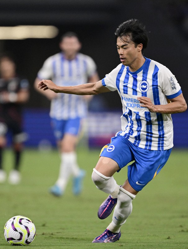 三笘薫が躍動 サッカー国際親善試合 鹿島－ブライトン [写真特集1/14