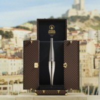 ショーメのメダル、ヴィトンのケース パリ五輪に高級ブランドが続々