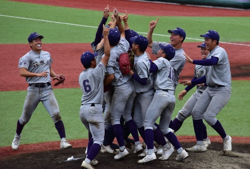 花巻東高等学校 硬式野球部 第101回全国高等学校野球選手権大会出場記念誌 全国高校野球 岩手大会 花巻東が連覇 盛岡大付、追撃あと一歩 ／岩手