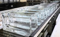 A row of ice blocks in the production process is seen at Honda Reizo Co.'s plant in Taishi, Hyogo Prefecture. (Mainichi/Takashi Murata)