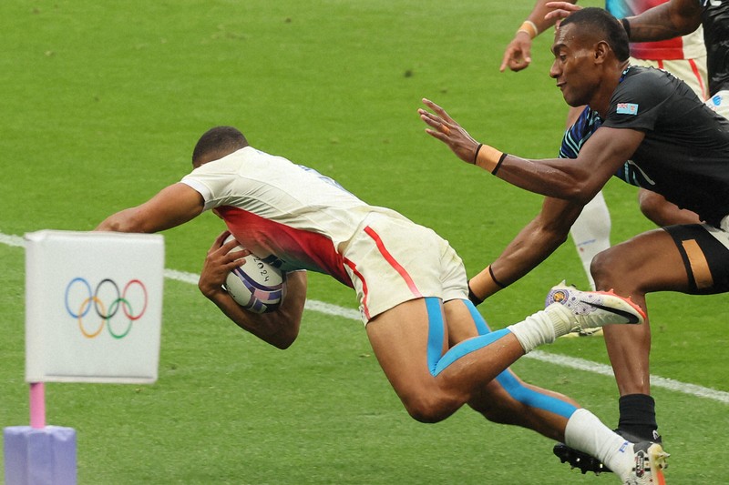 ラグビー7人制男子決勝 地元フランスが初優勝 [写真特集2/17] | 毎日新聞