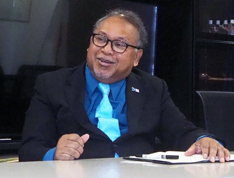 第95回都市対抗野球:「出場選手、輩出できれば」 用具提供受けるパラオ大使 毎日新聞