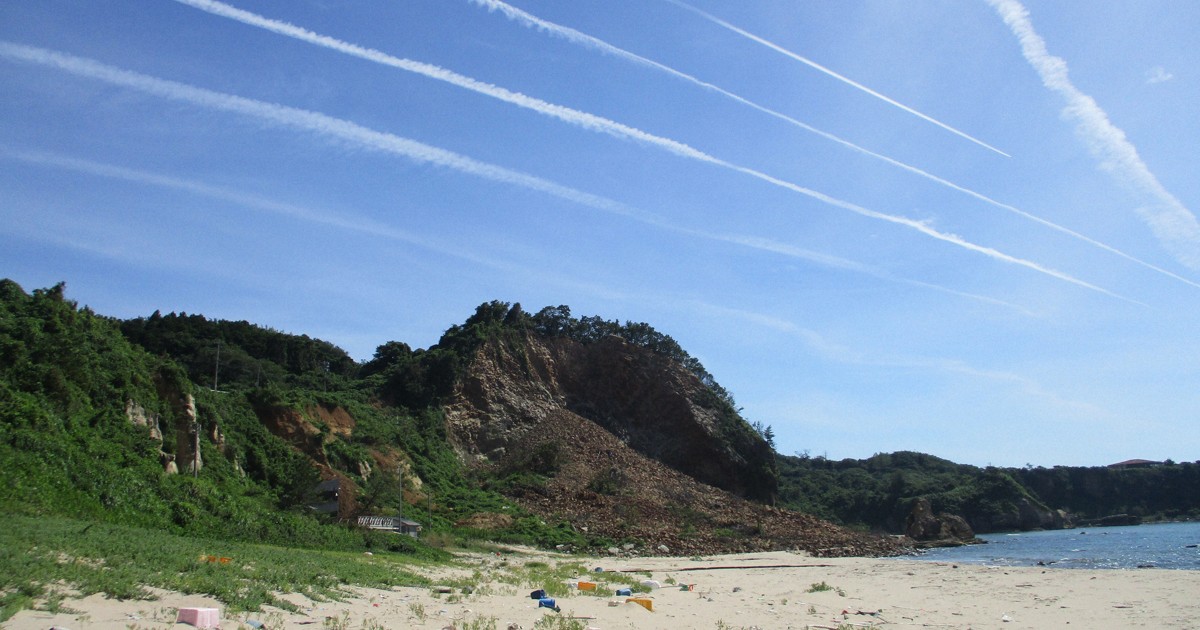神奈川県　石川県　けい にぎわいはきっと戻る 石川・輪島の琴ケ浜、青空に五線譜 | 毎日新聞