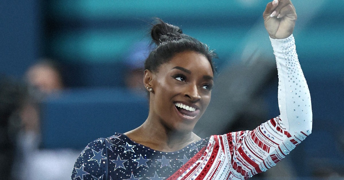 体操の「女王」バイルス、完全復活 棄権した東京五輪を乗り越え | 毎日新聞