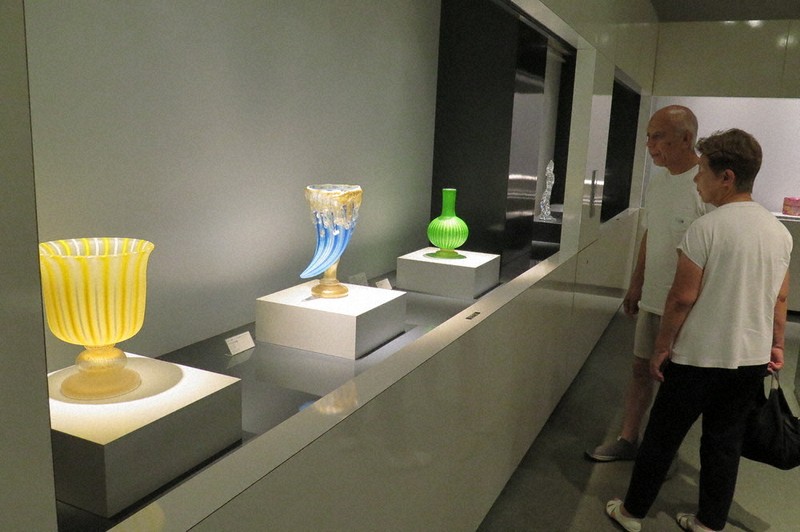 輝くガラス30作品 藤田喬平没後20年展 西伊豆 ／静岡 | 毎日新聞