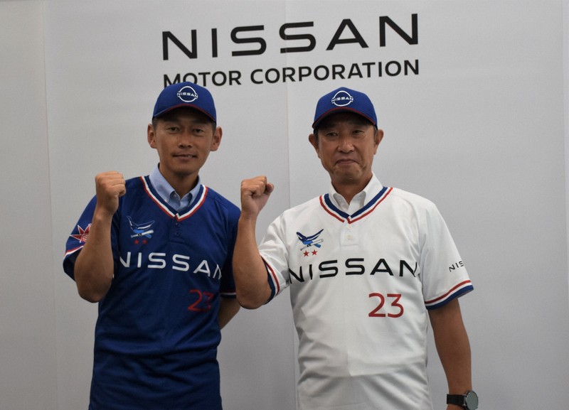 日産野球部、青基調の新ユニホーム発表 活動再開向けて着々 | 毎日新聞