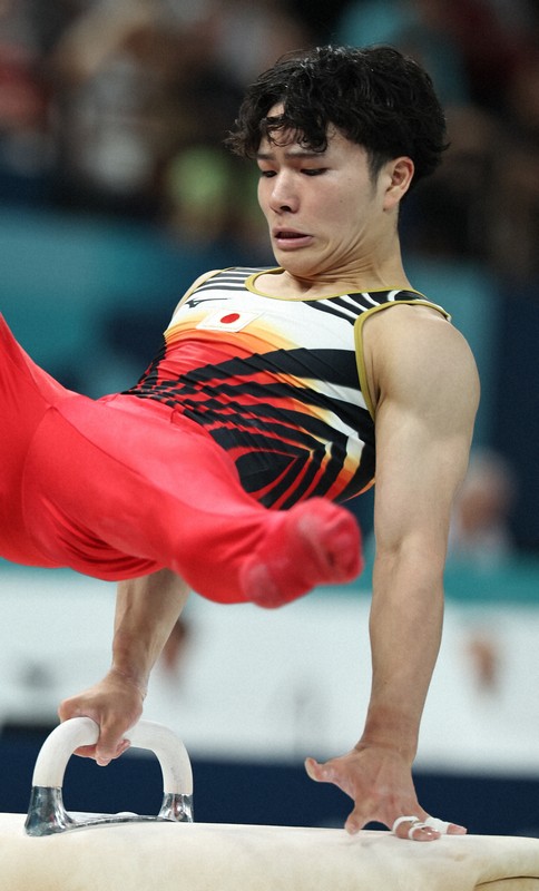 パリ五輪 体操 男子個人総合 岡慎之助が金メダル [写真特集1/39