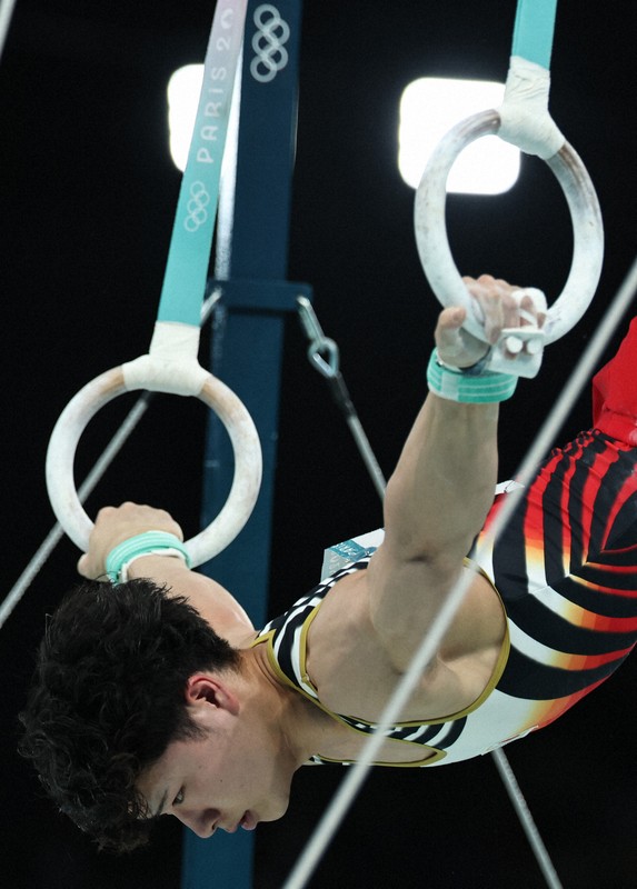 パリ五輪 体操 男子個人総合 岡慎之助が金メダル [写真特集1/39