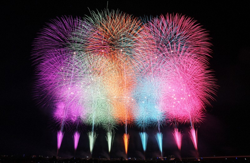 日本三大花火 長岡まつり大花火大会 夜空に大輪の花を咲かす [写真特集